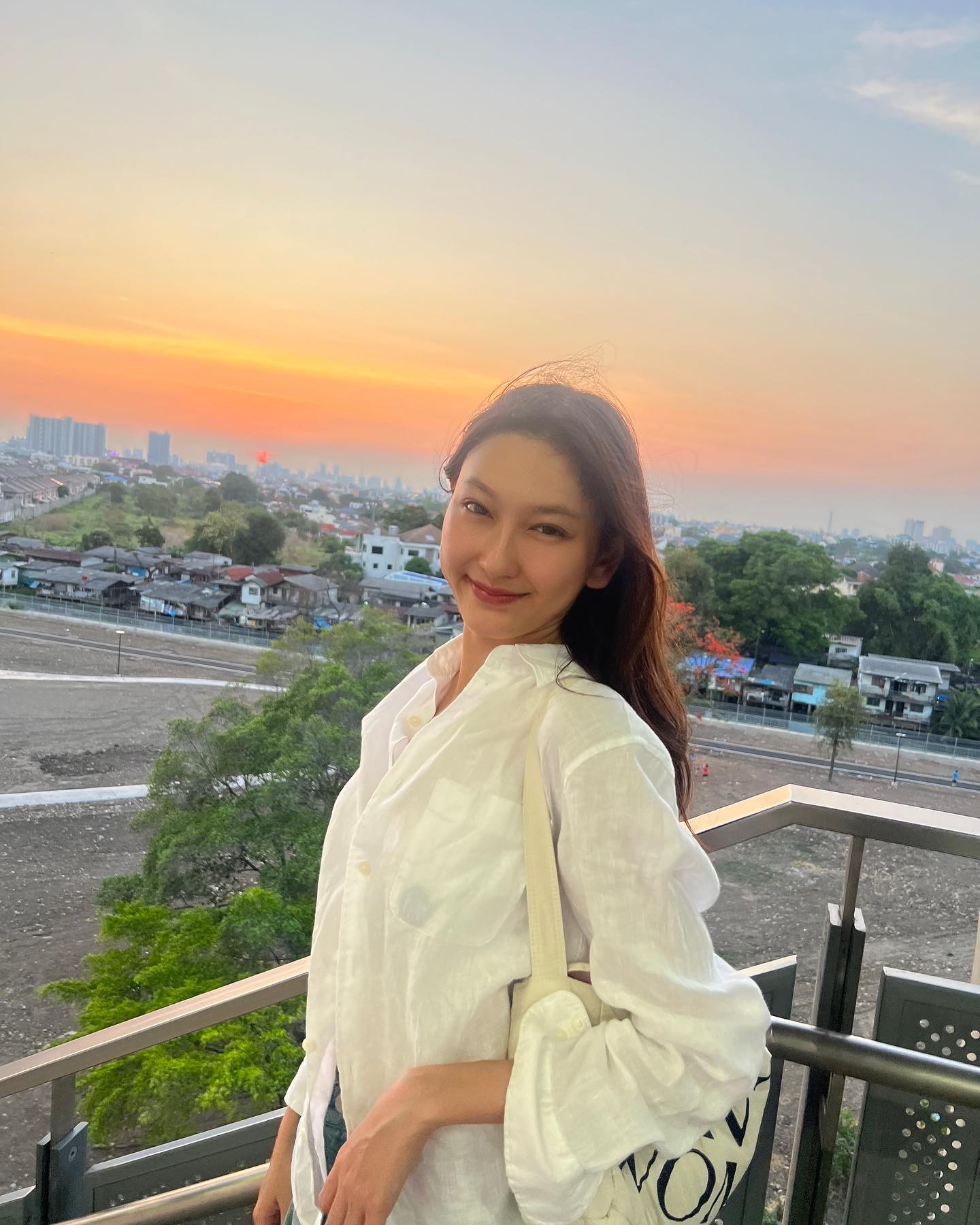 แพรว - นฤภรกมล ฉายแสง