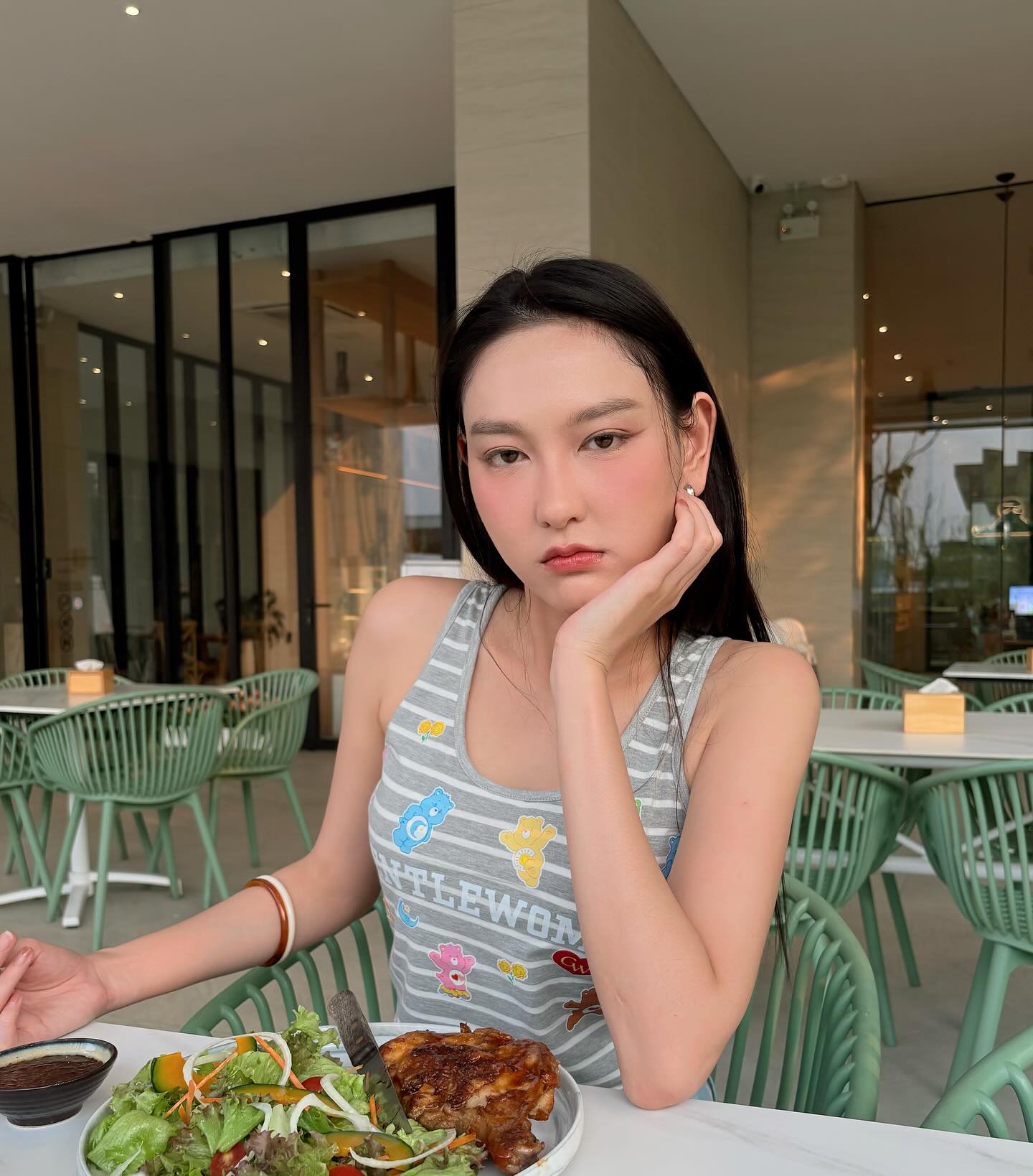 แพรว - นฤภรกมล ฉายแสง