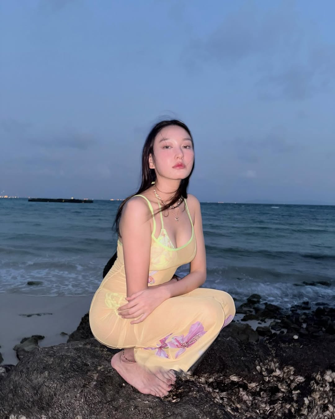 แพรว - นฤภรกมล ฉายแสง