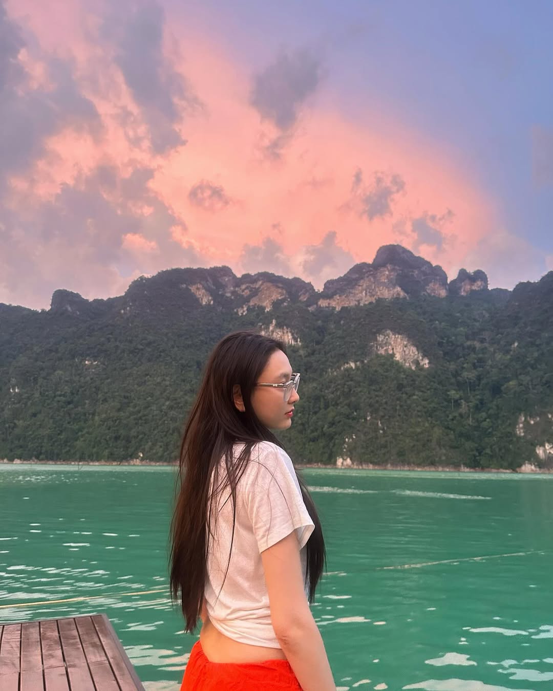 แพรว - นฤภรกมล ฉายแสง