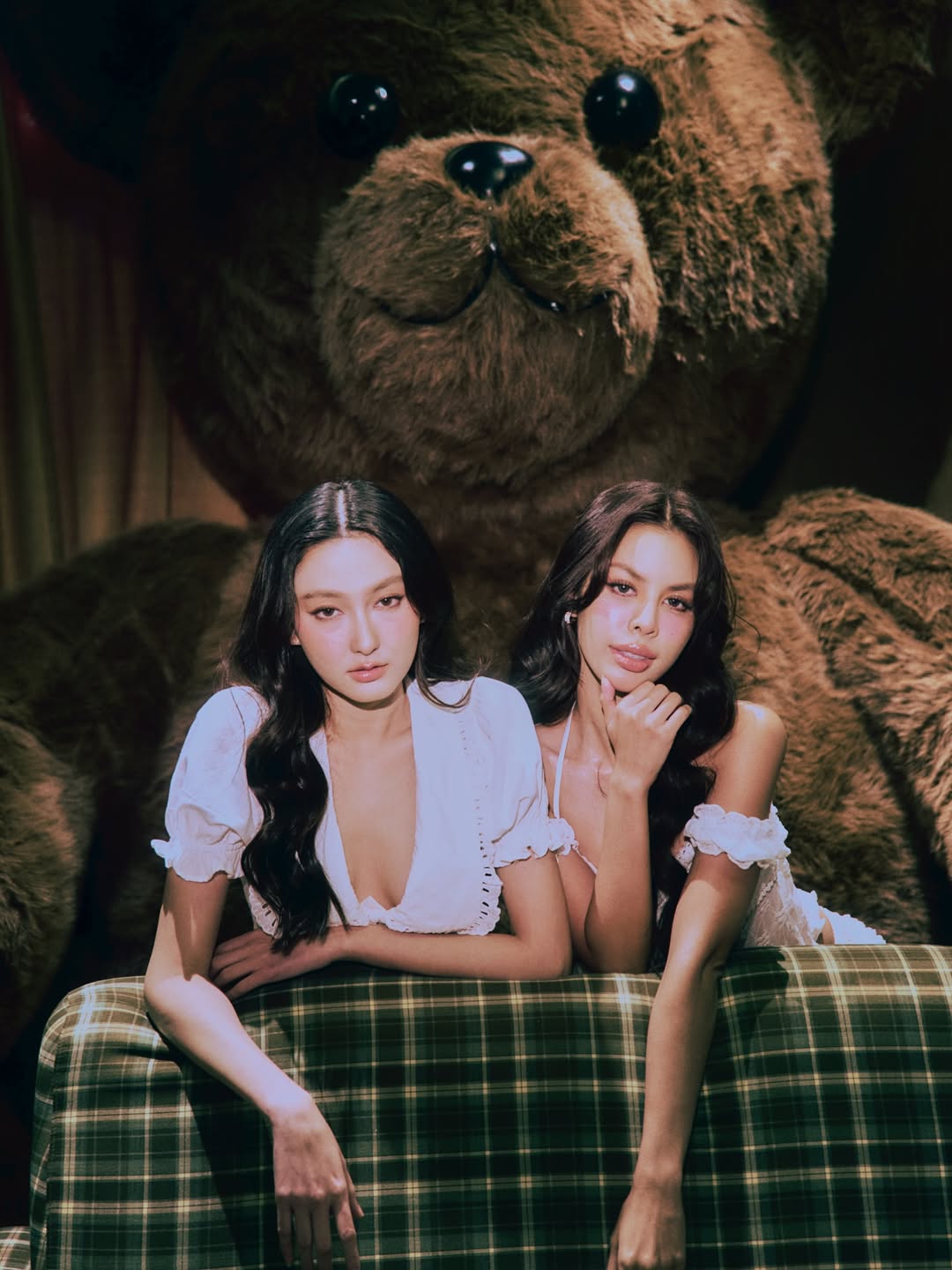 แพรว - นฤภรกมล ฉายแสง