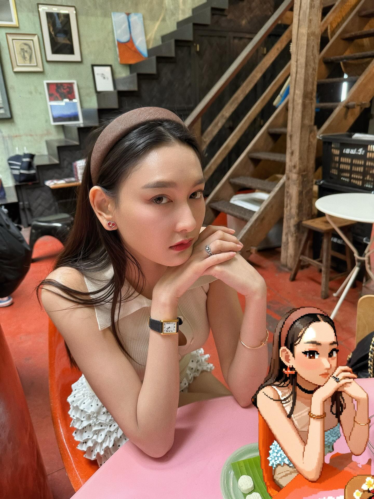 แพรว - นฤภรกมล ฉายแสง