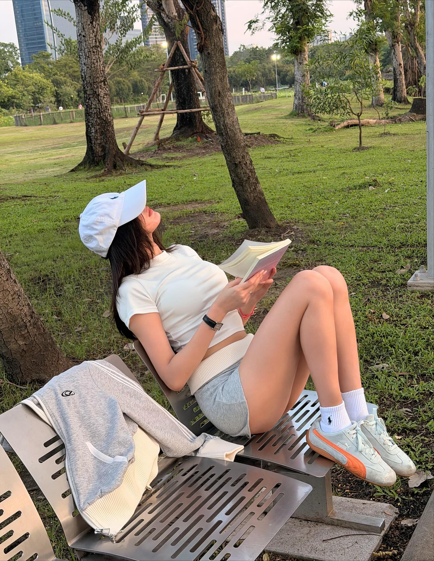 แพรว - นฤภรกมล ฉายแสง