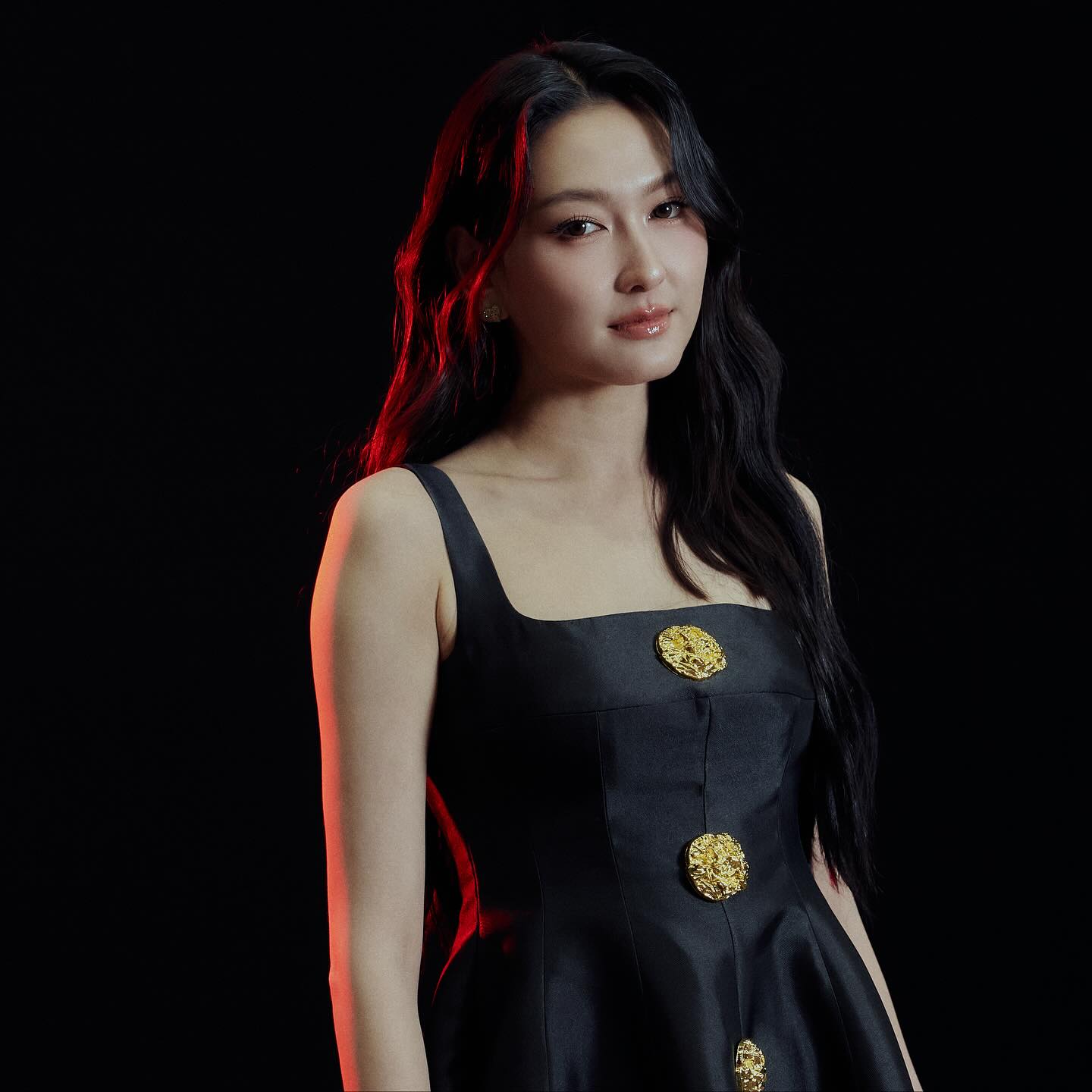 แพรว - นฤภรกมล ฉายแสง