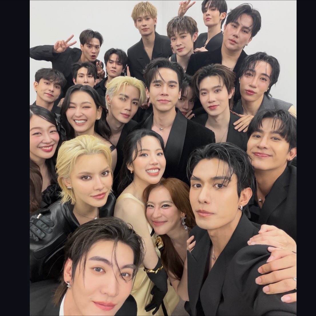 แพรว - นฤภรกมล ฉายแสง