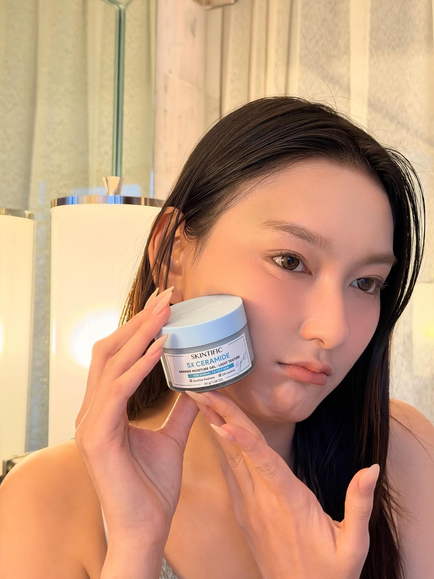 แพรว - นฤภรกมล ฉายแสง