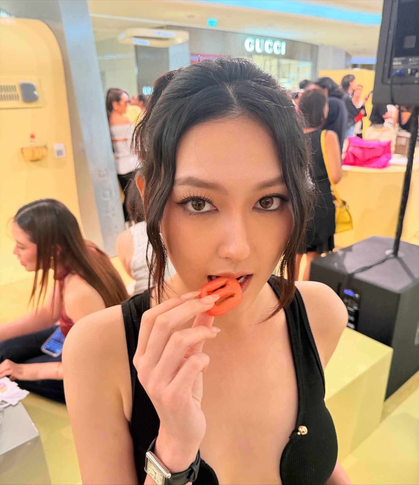 แพรว - นฤภรกมล ฉายแสง