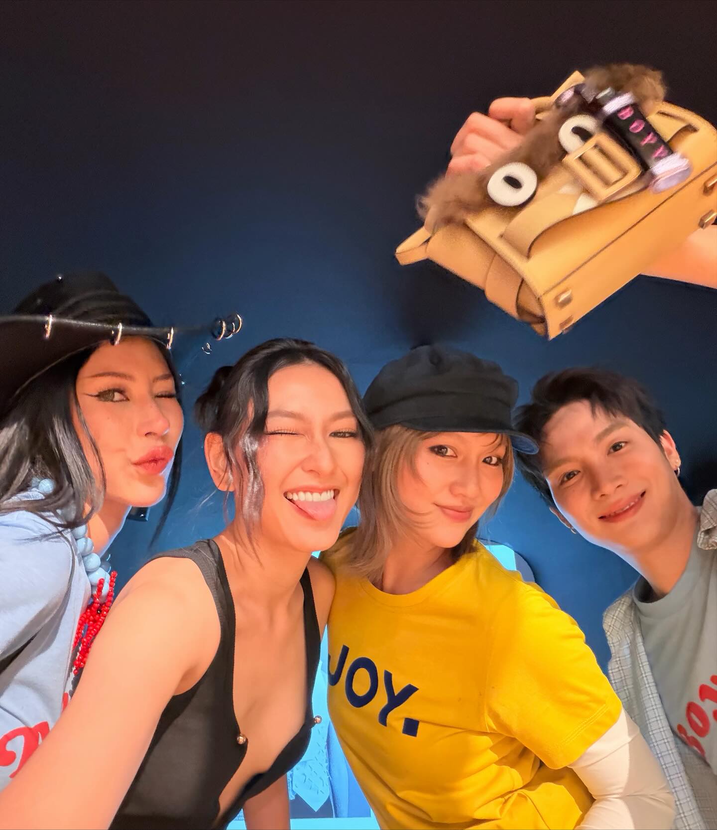 แพรว - นฤภรกมล ฉายแสง