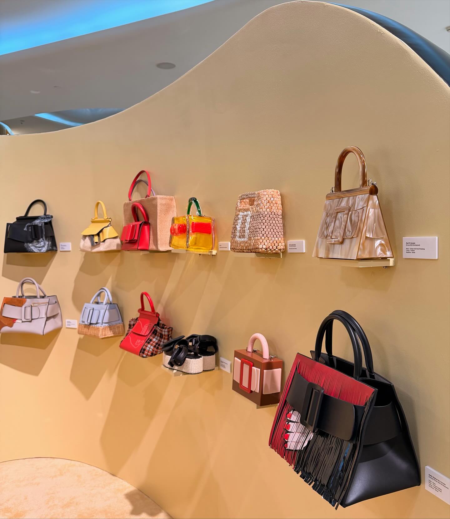 แพรว - นฤภรกมล ฉายแสง