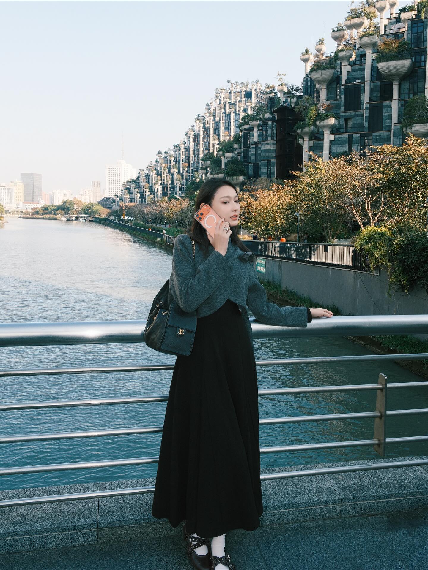 แพรว - นฤภรกมล ฉายแสง