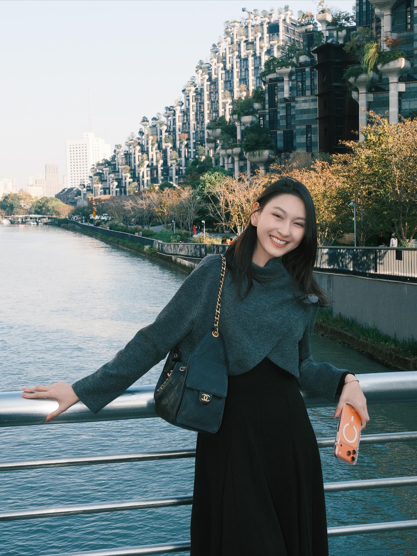 แพรว - นฤภรกมล ฉายแสง