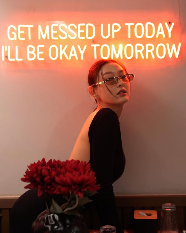 แพรว - นฤภรกมล ฉายแสง