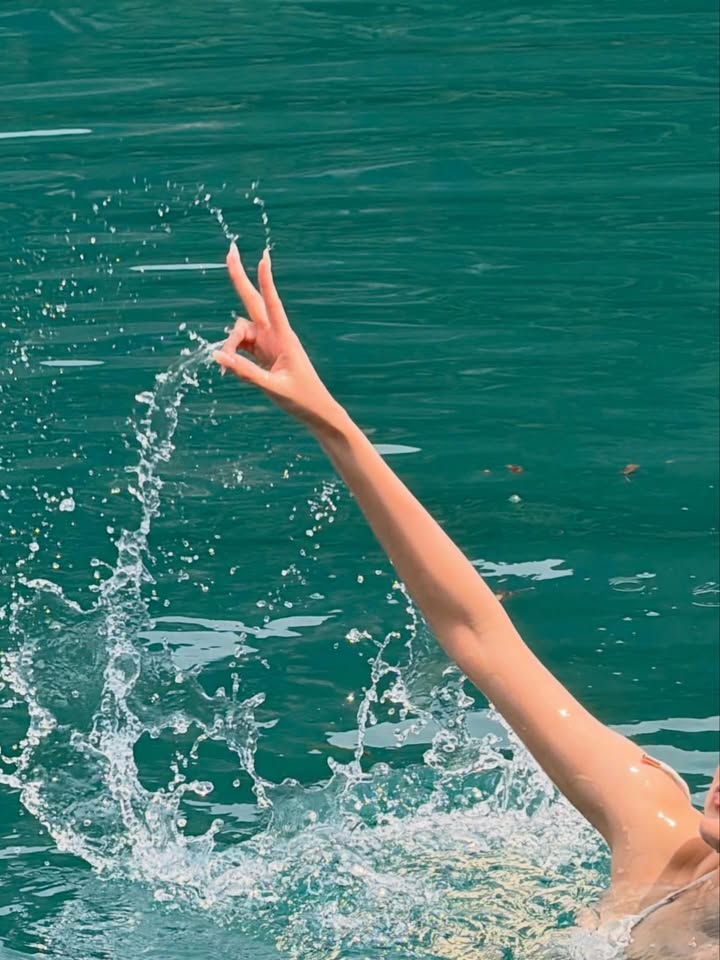 แพรว - นฤภรกมล ฉายแสง