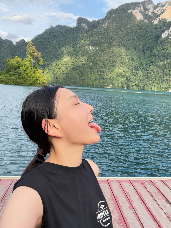 แพรว - นฤภรกมล ฉายแสง