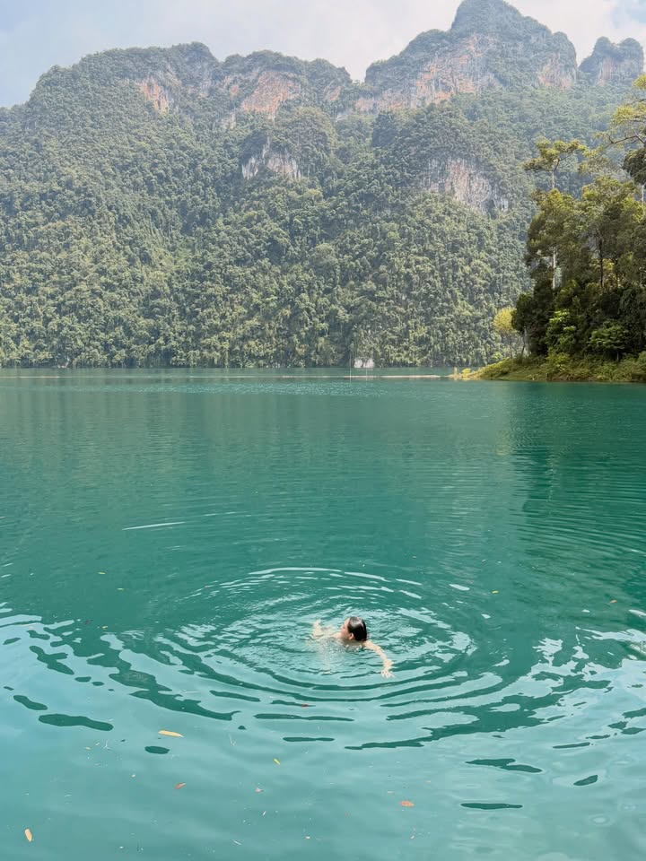 แพรว - นฤภรกมล ฉายแสง