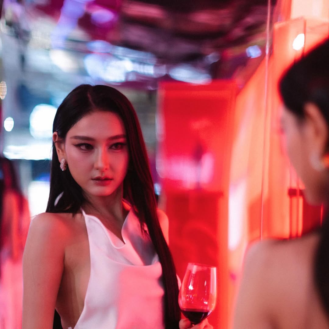 แพรว - นฤภรกมล ฉายแสง