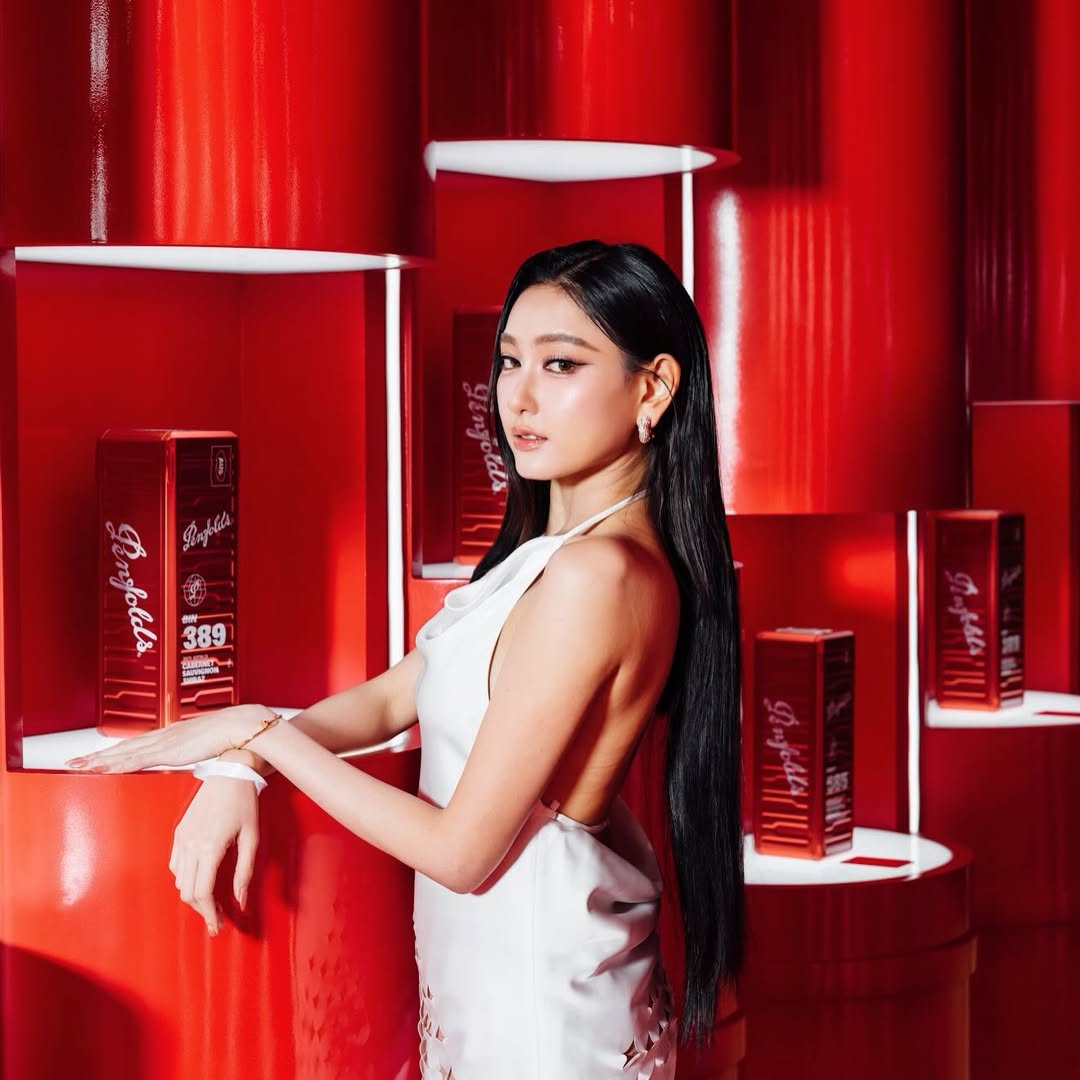 แพรว - นฤภรกมล ฉายแสง