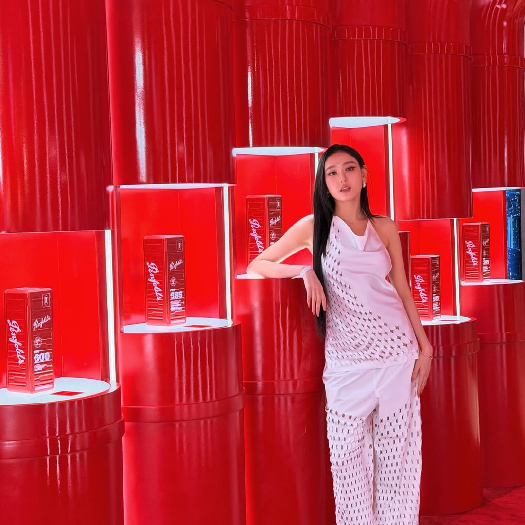 แพรว - นฤภรกมล ฉายแสง