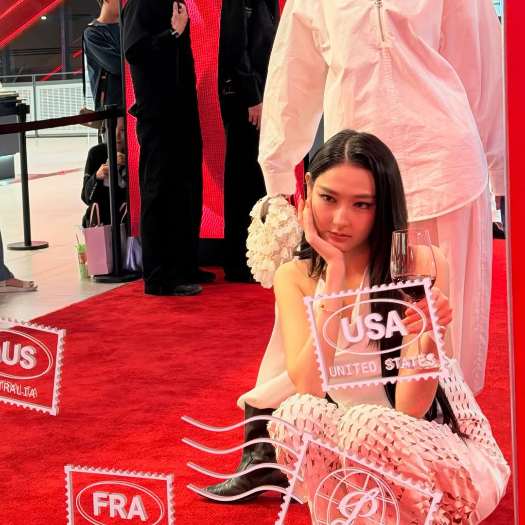 แพรว - นฤภรกมล ฉายแสง