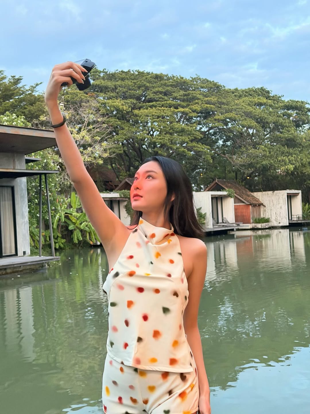 แพรว - นฤภรกมล ฉายแสง