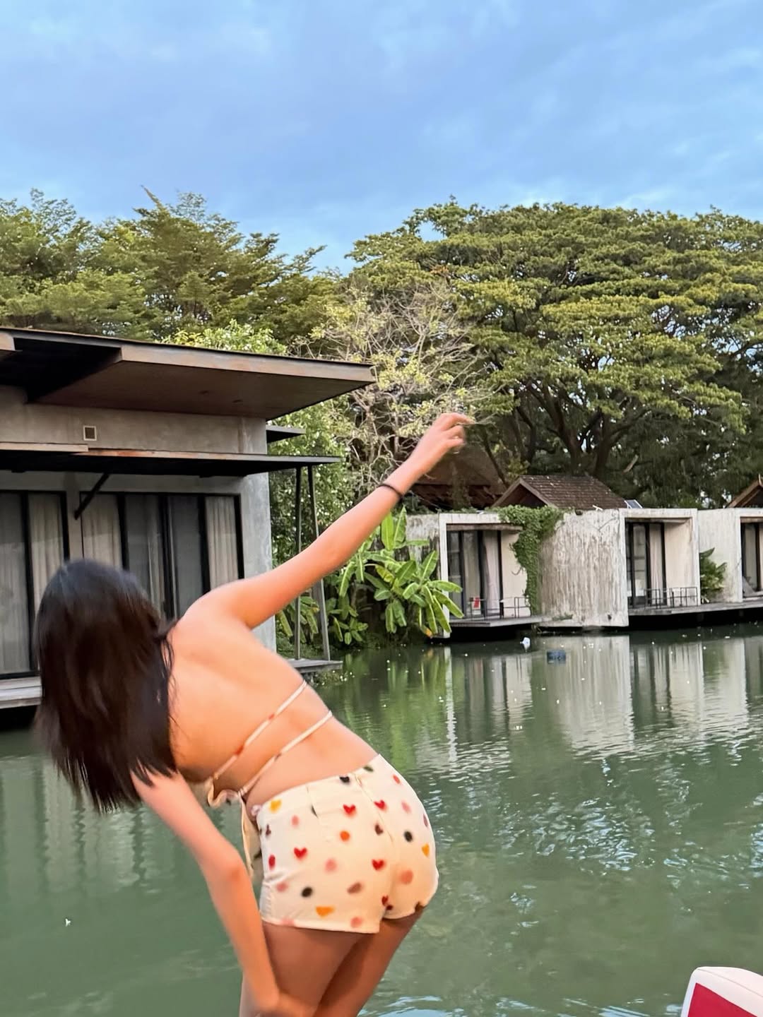 แพรว - นฤภรกมล ฉายแสง