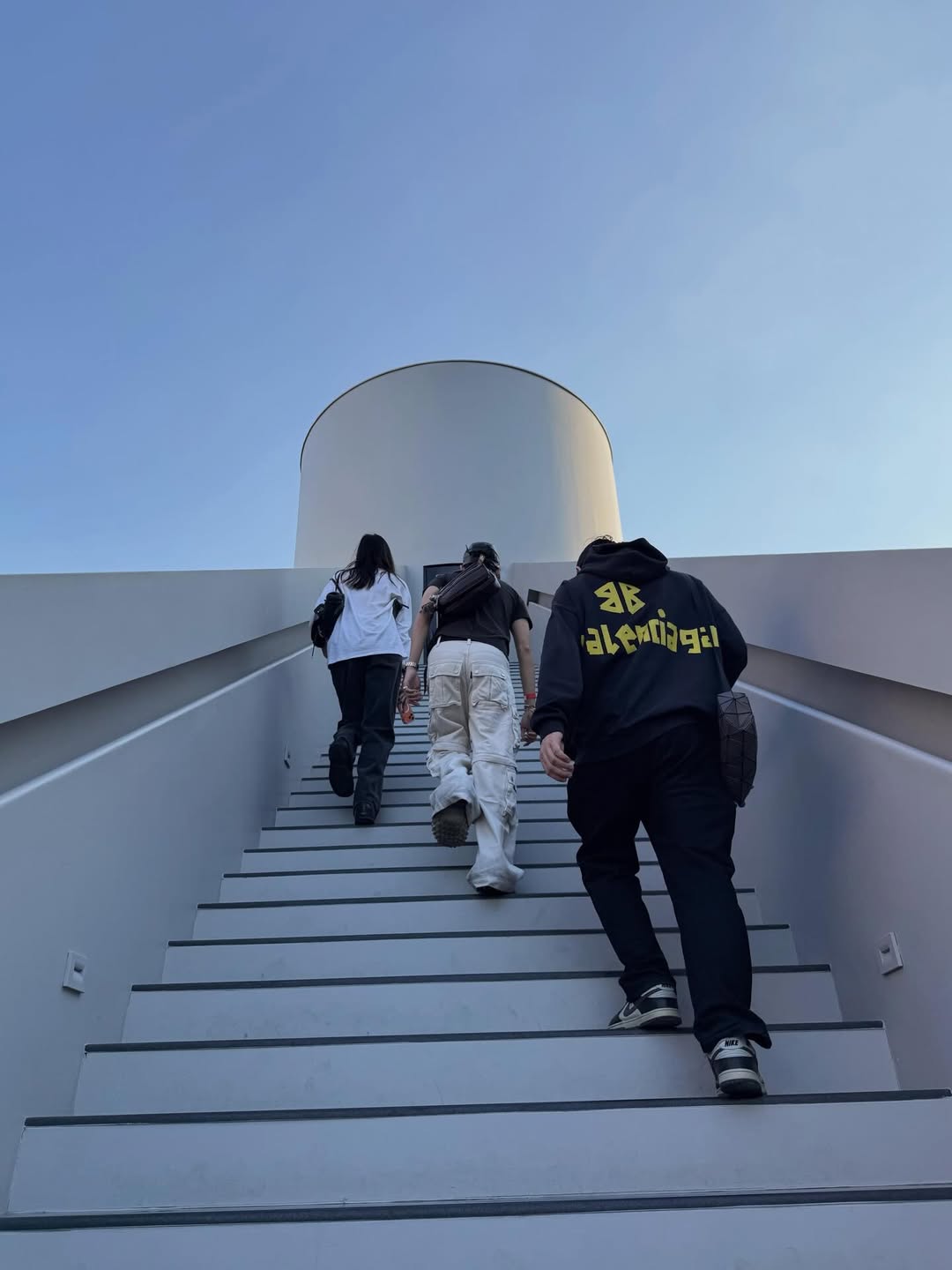 แพรว - นฤภรกมล ฉายแสง