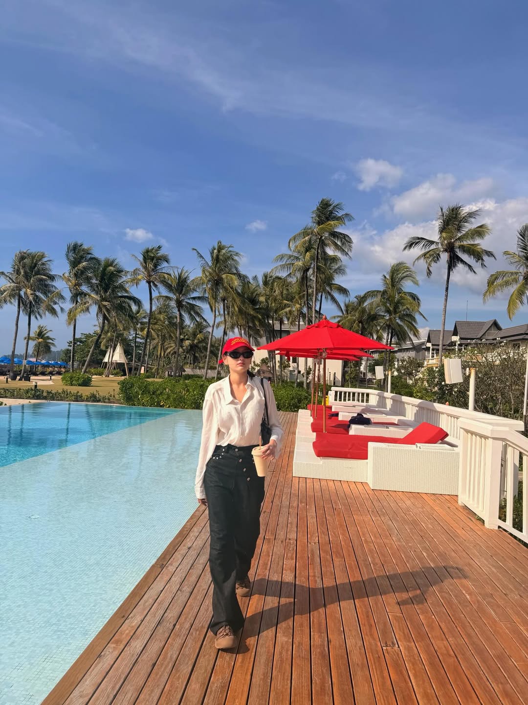 แพรว - นฤภรกมล ฉายแสง