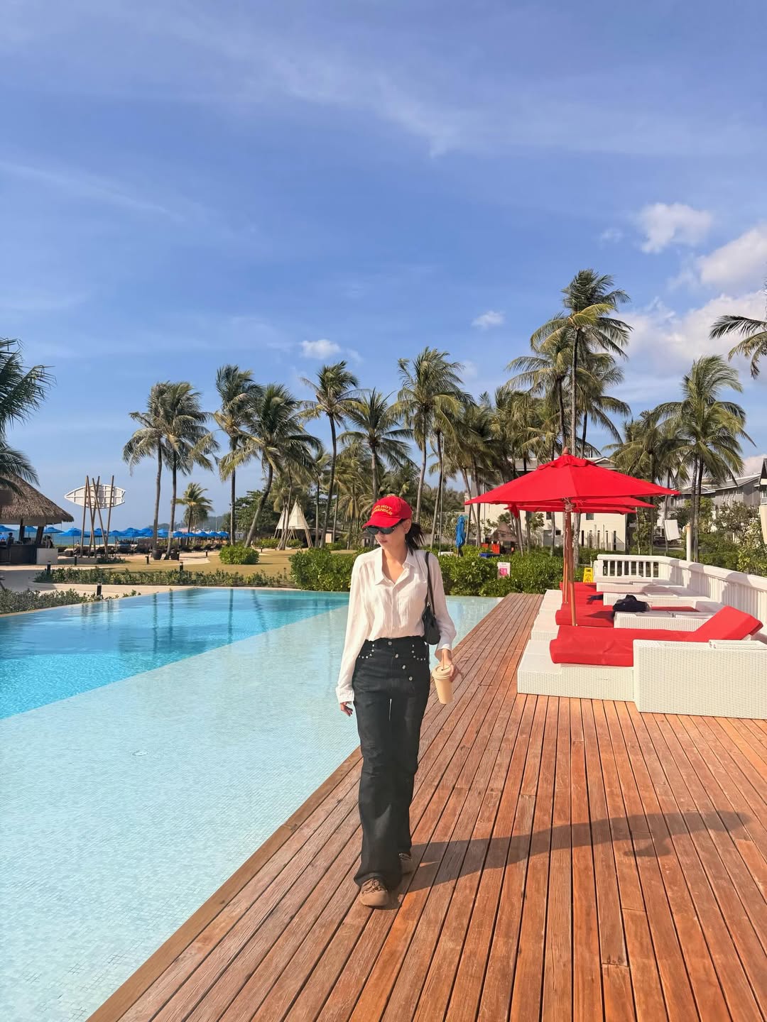 แพรว - นฤภรกมล ฉายแสง