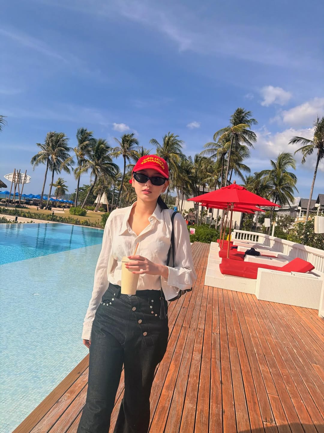 แพรว - นฤภรกมล ฉายแสง