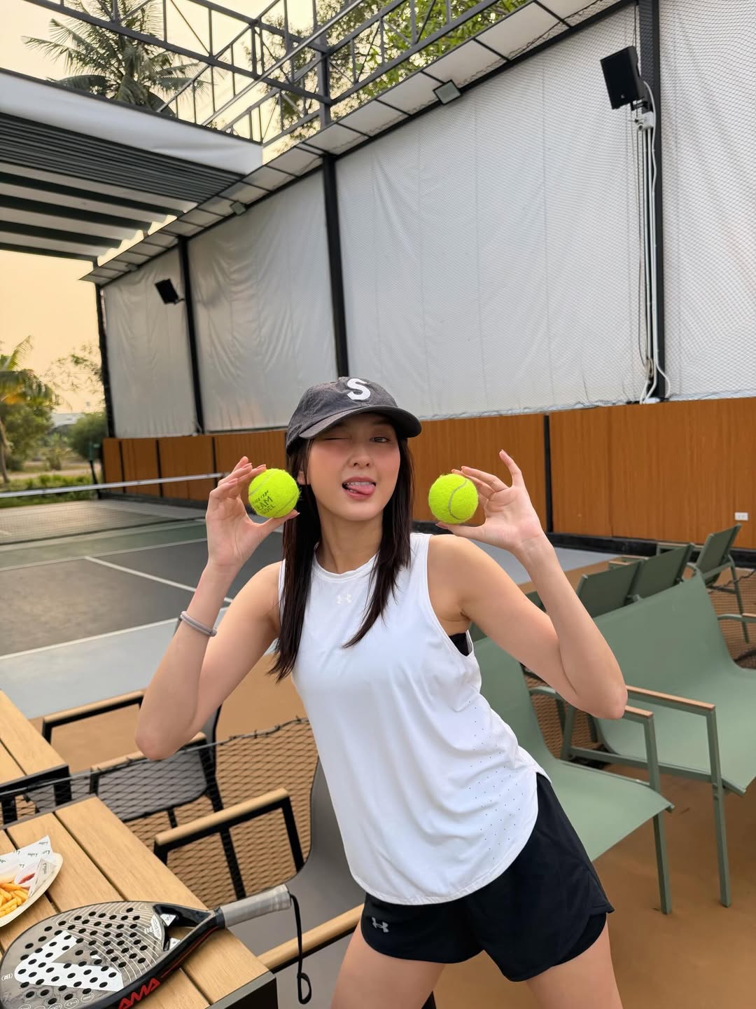 แพรว - นฤภรกมล ฉายแสง