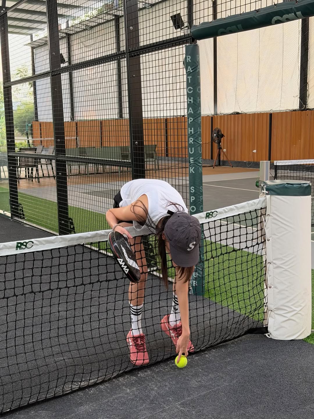 แพรว - นฤภรกมล ฉายแสง