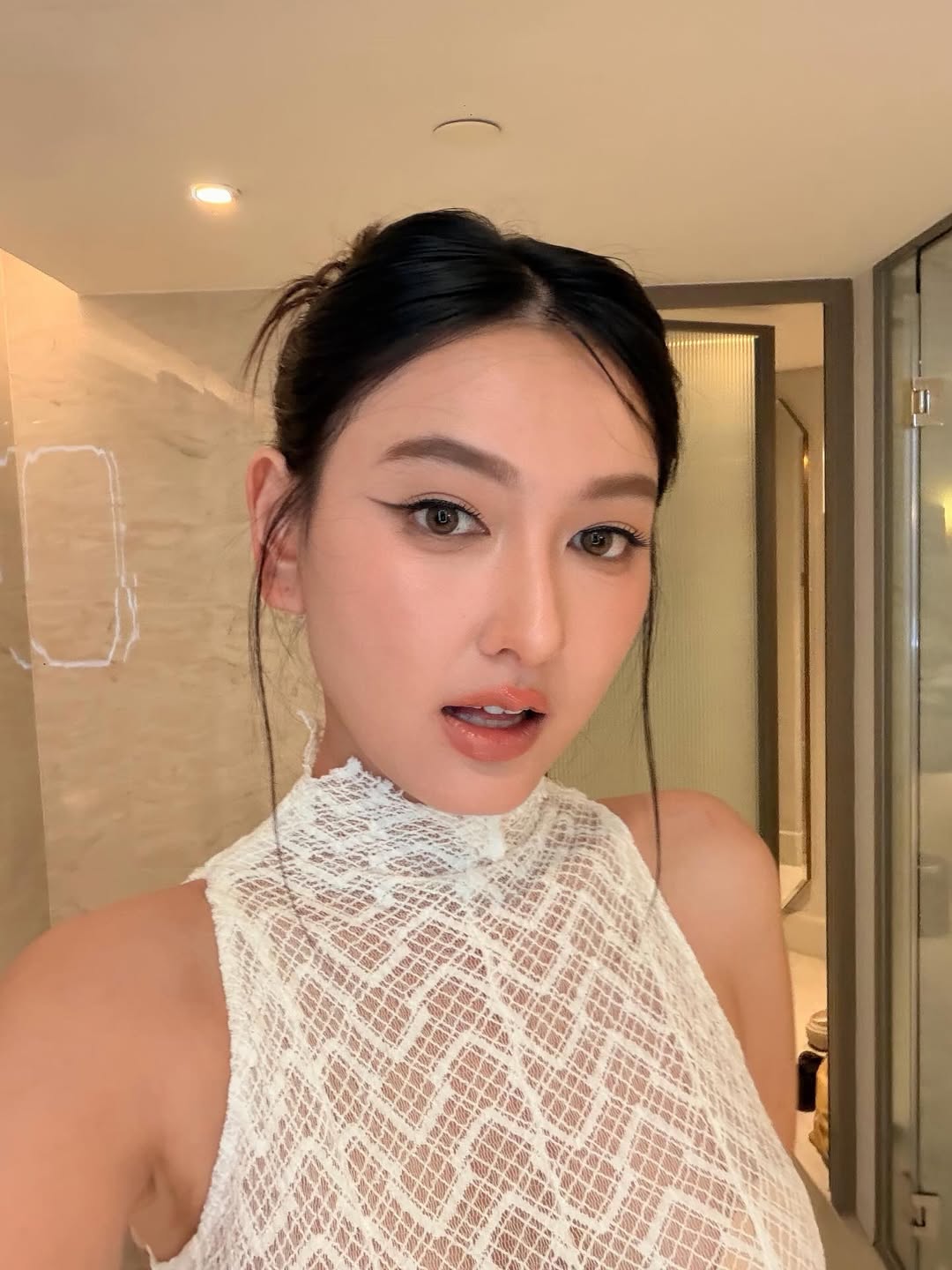 แพรว - นฤภรกมล ฉายแสง