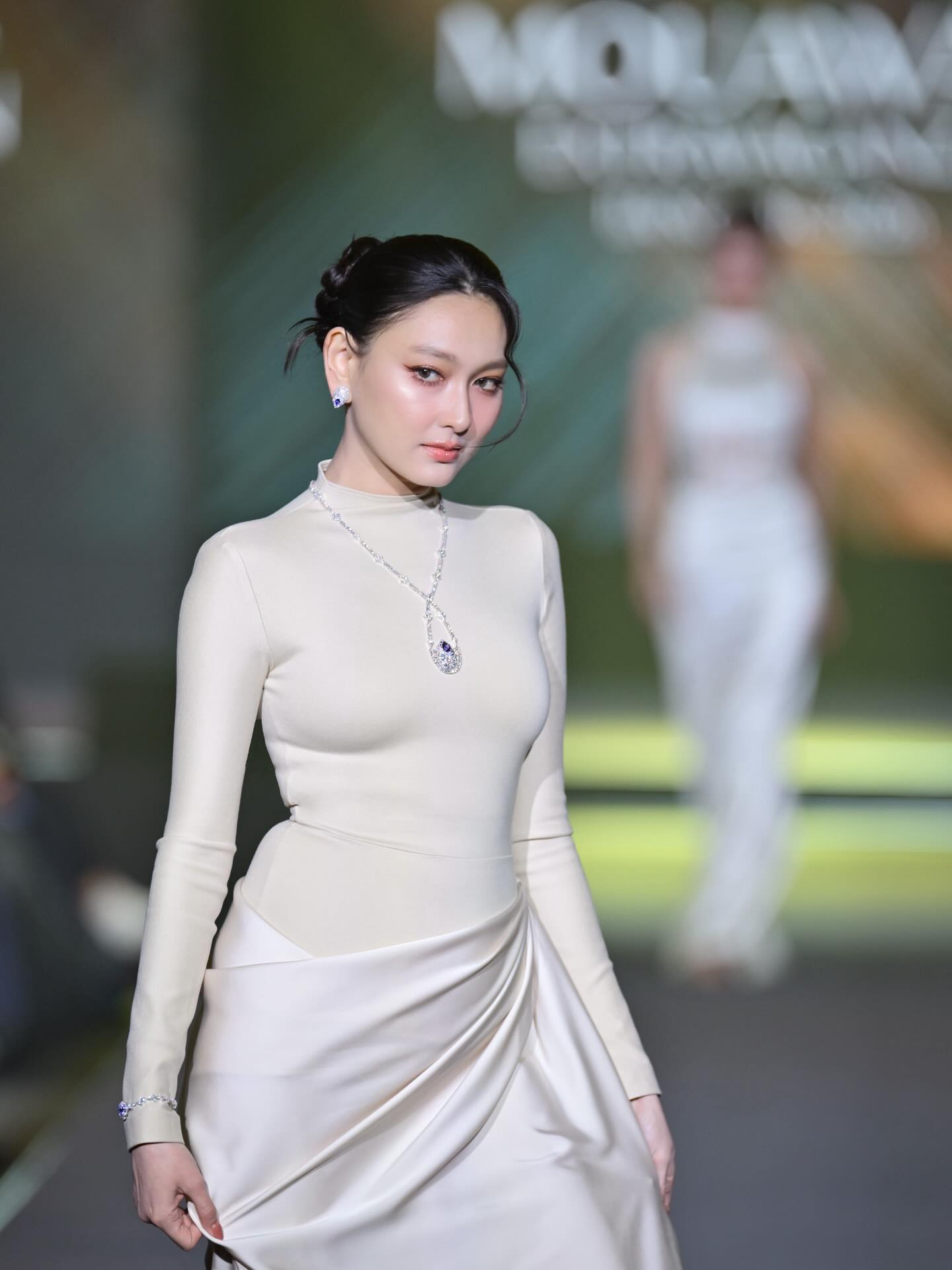 แพรว - นฤภรกมล ฉายแสง