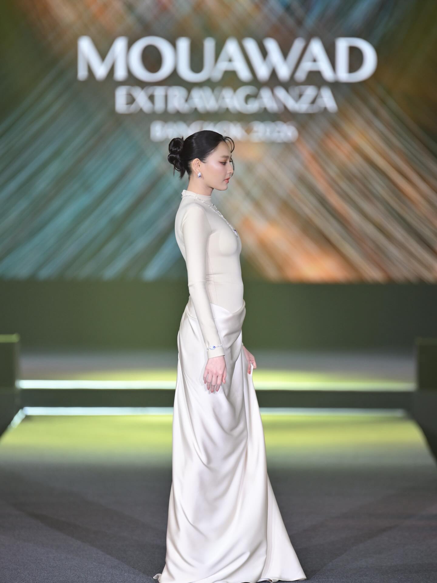 แพรว - นฤภรกมล ฉายแสง