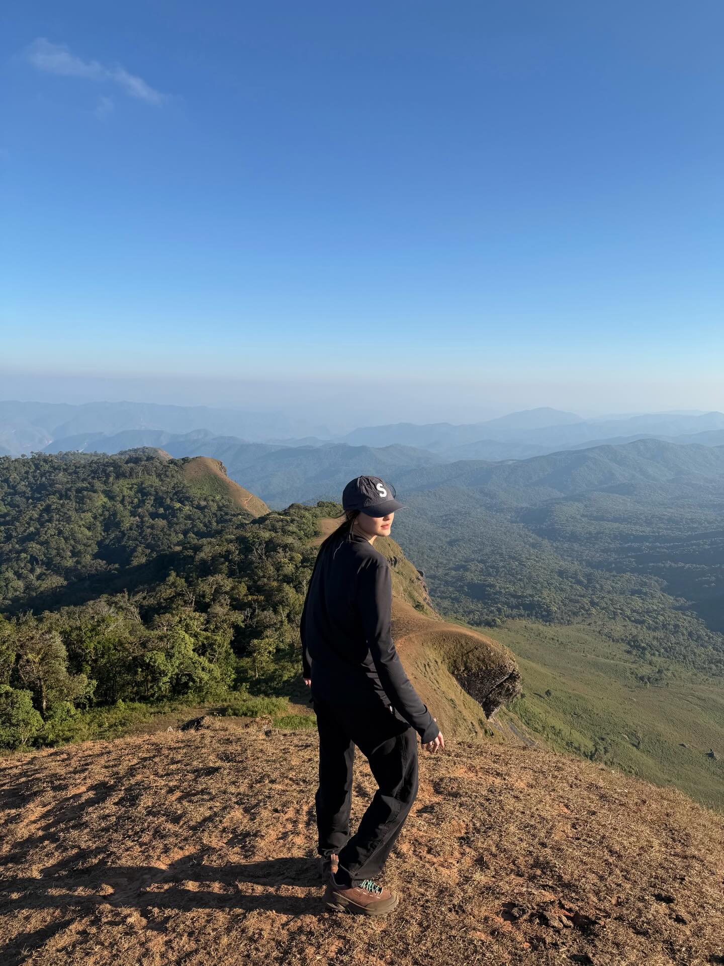 แพรว - นฤภรกมล ฉายแสง