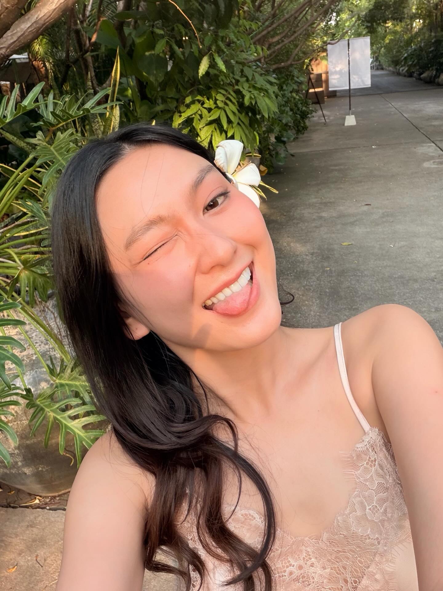 แพรว - นฤภรกมล ฉายแสง