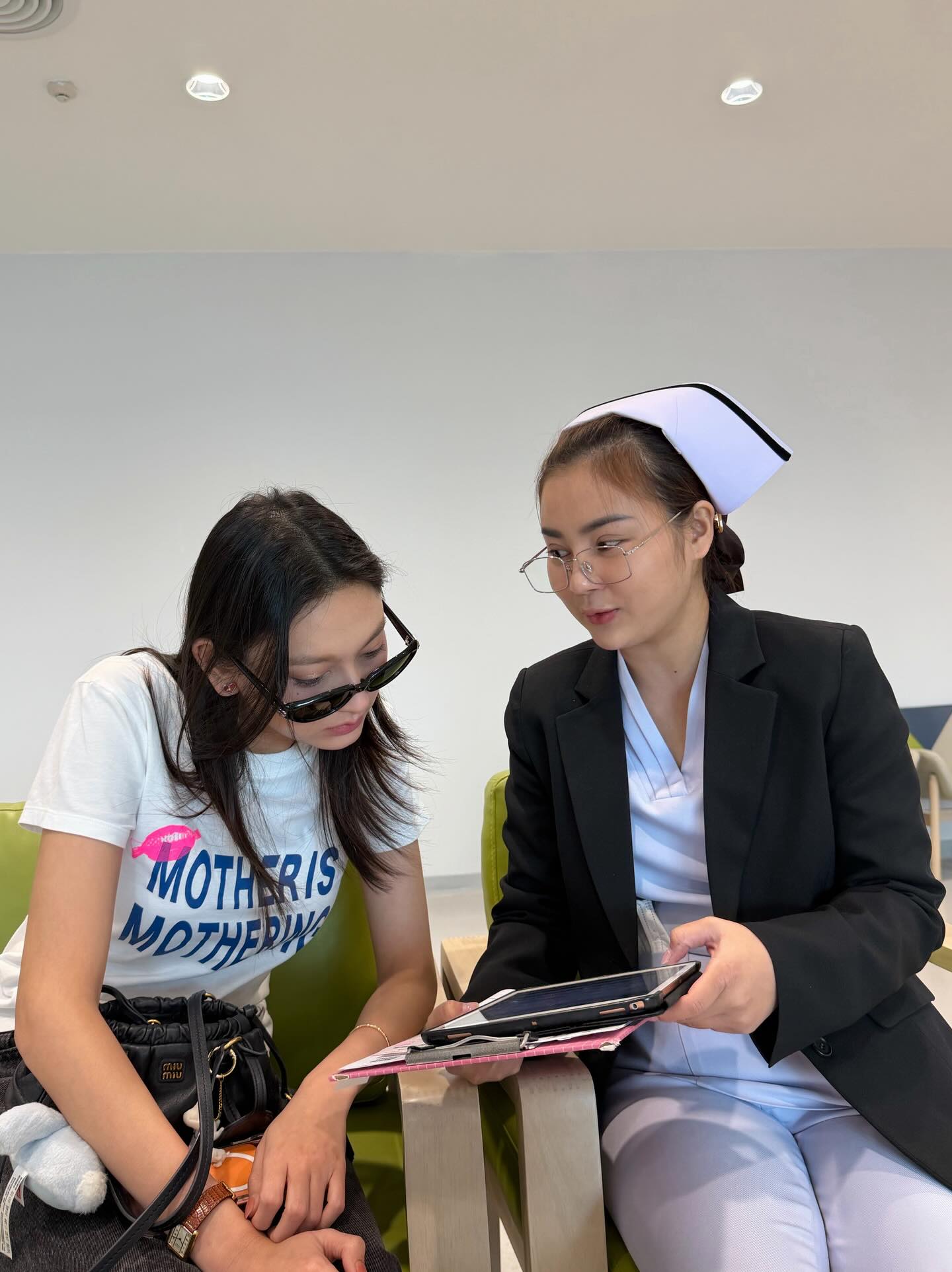 แพรว - นฤภรกมล ฉายแสง