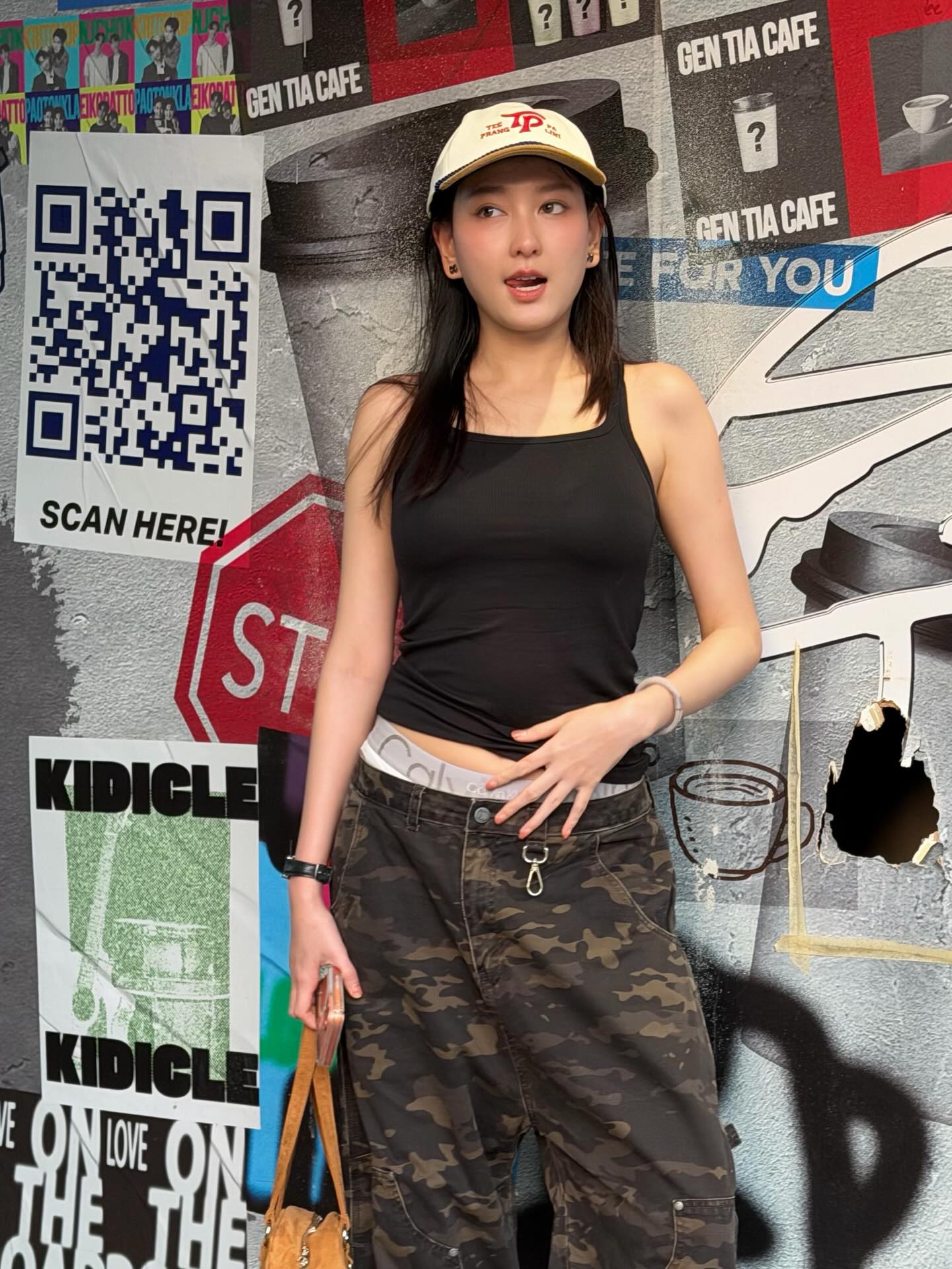 แพรว - นฤภรกมล ฉายแสง