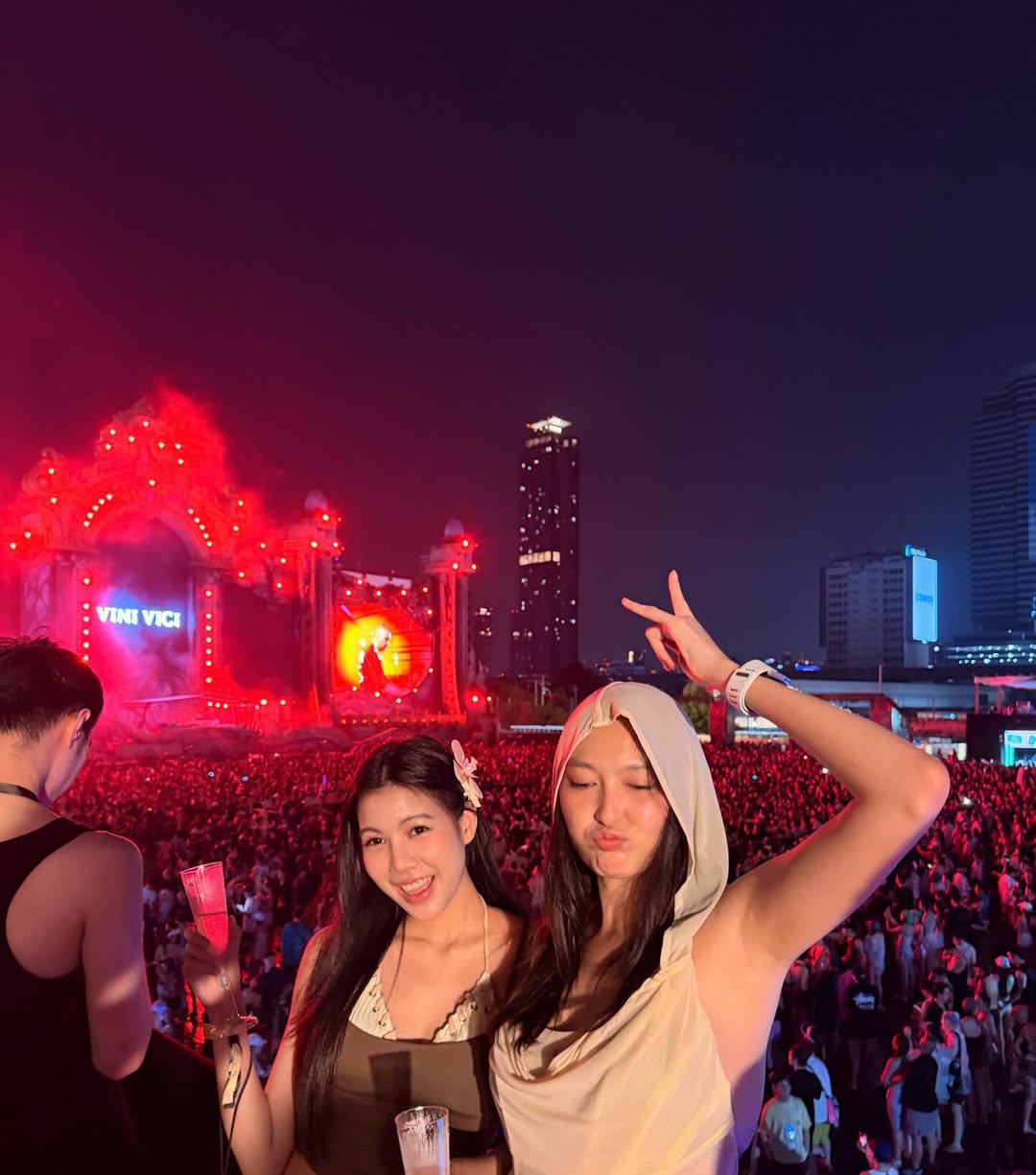 แพรว - นฤภรกมล ฉายแสง