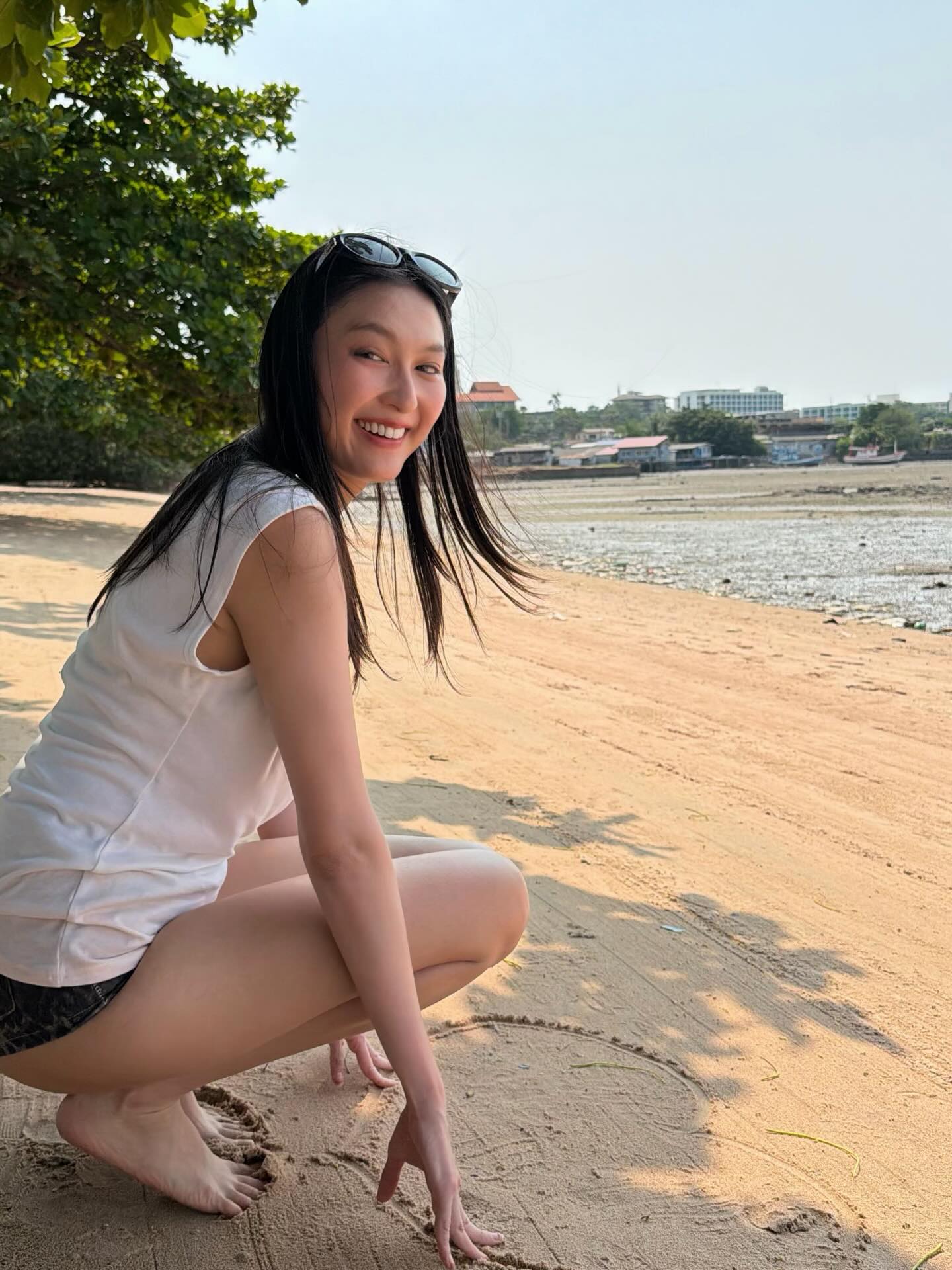 แพรว - นฤภรกมล ฉายแสง