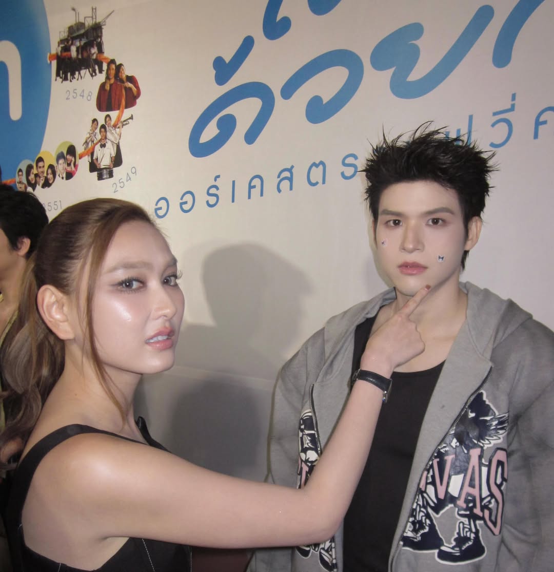 แพรว - นฤภรกมล ฉายแสง
