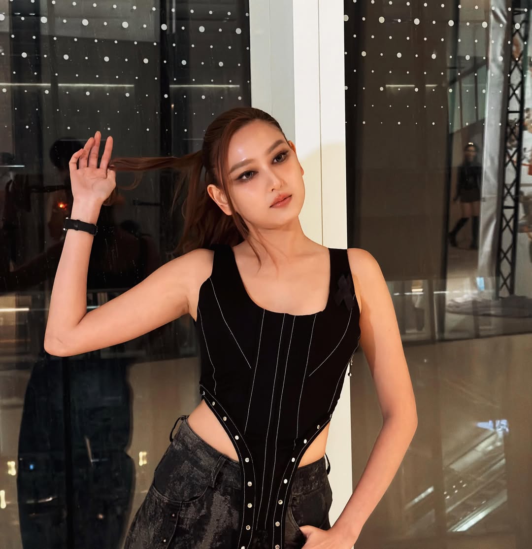 แพรว - นฤภรกมล ฉายแสง