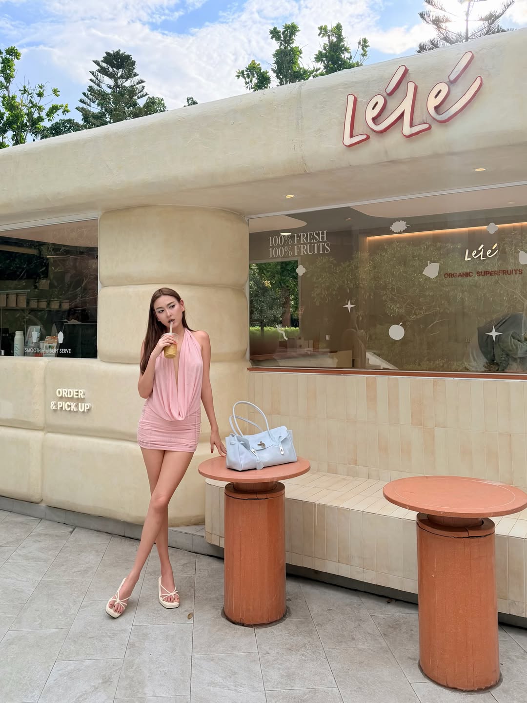 แพรว - นฤภรกมล ฉายแสง