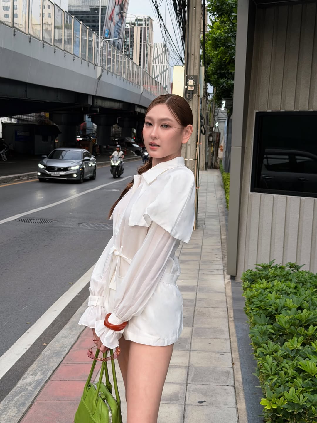แพรว - นฤภรกมล ฉายแสง
