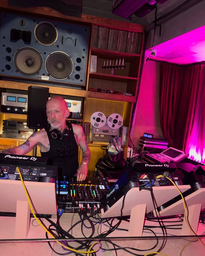 นต - ปณต คุณประเสริฐ