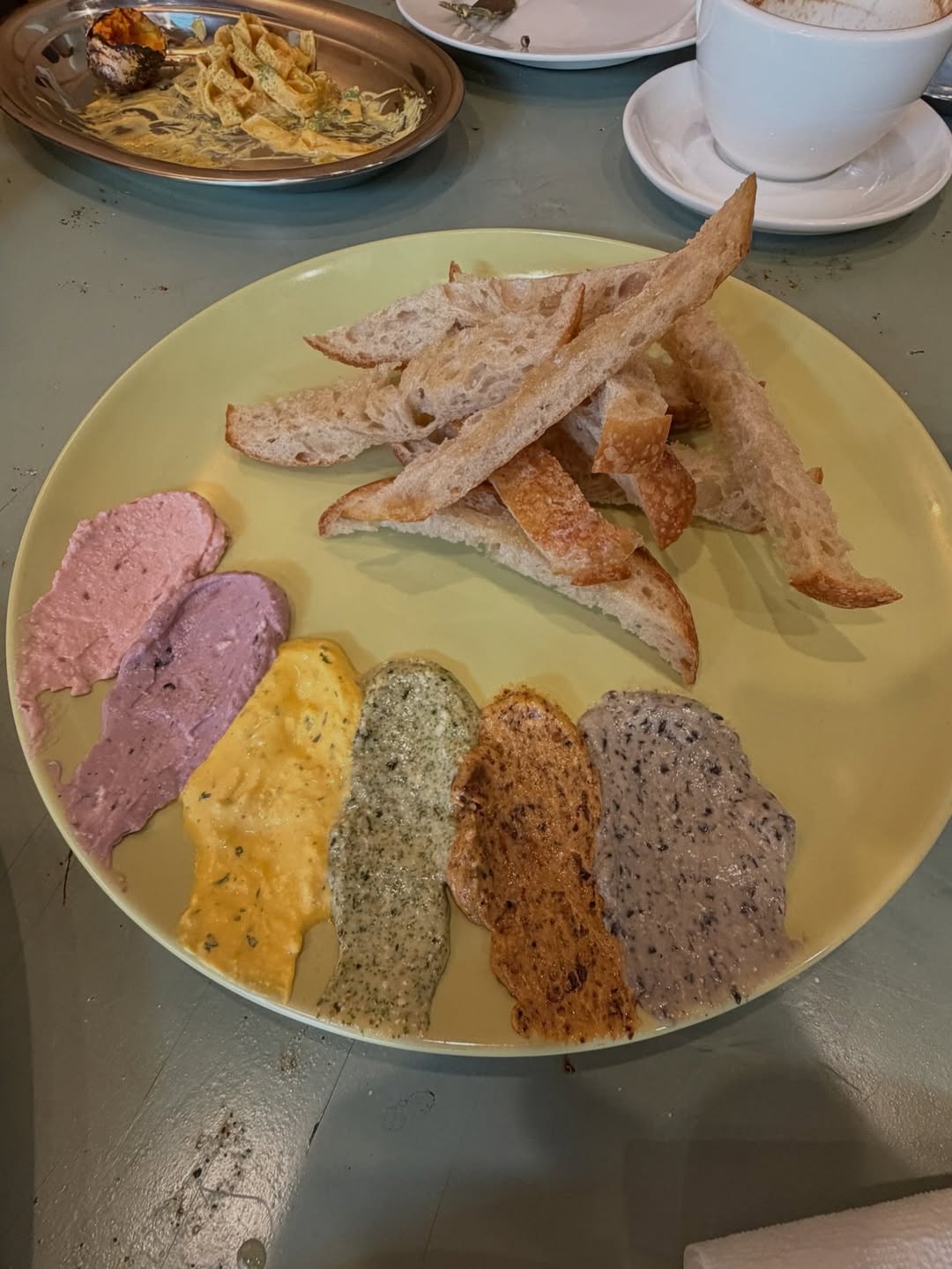 นต - ปณต คุณประเสริฐ