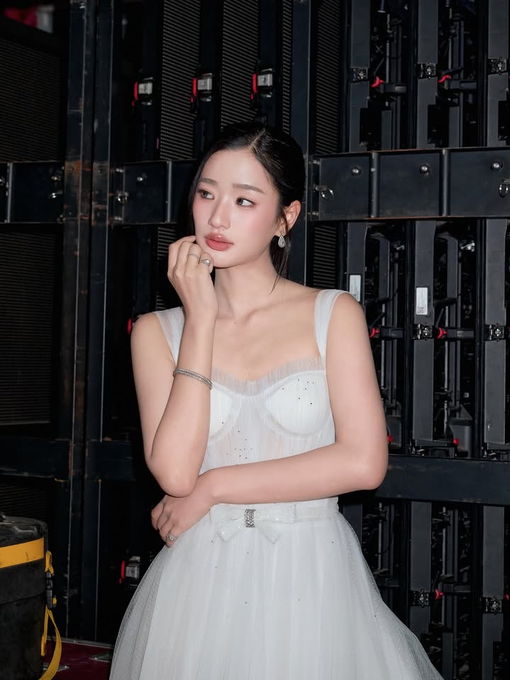 ตู - ต้นตะวัน ตันติเวชกุล