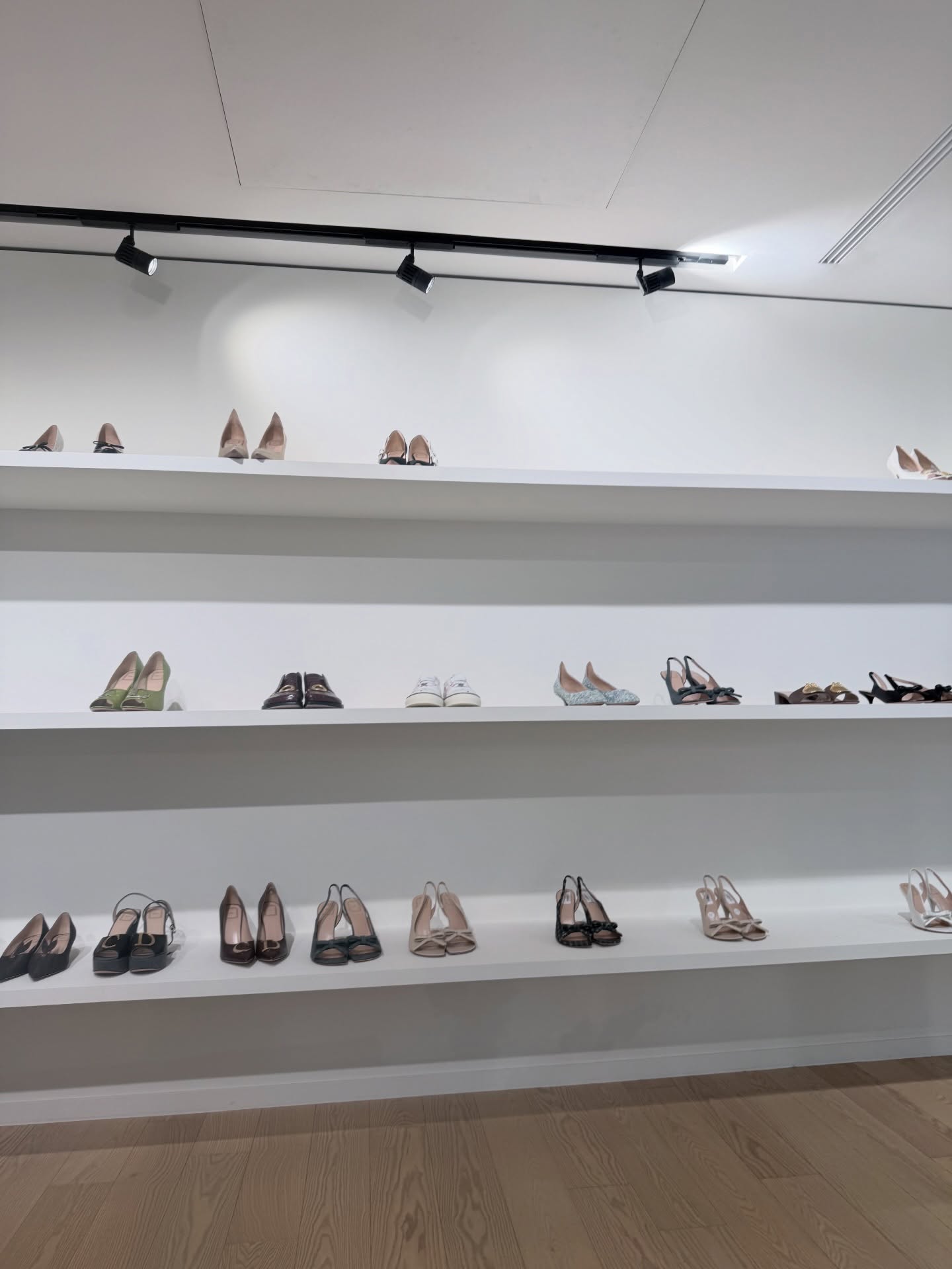 ตู - ต้นตะวัน ตันติเวชกุล