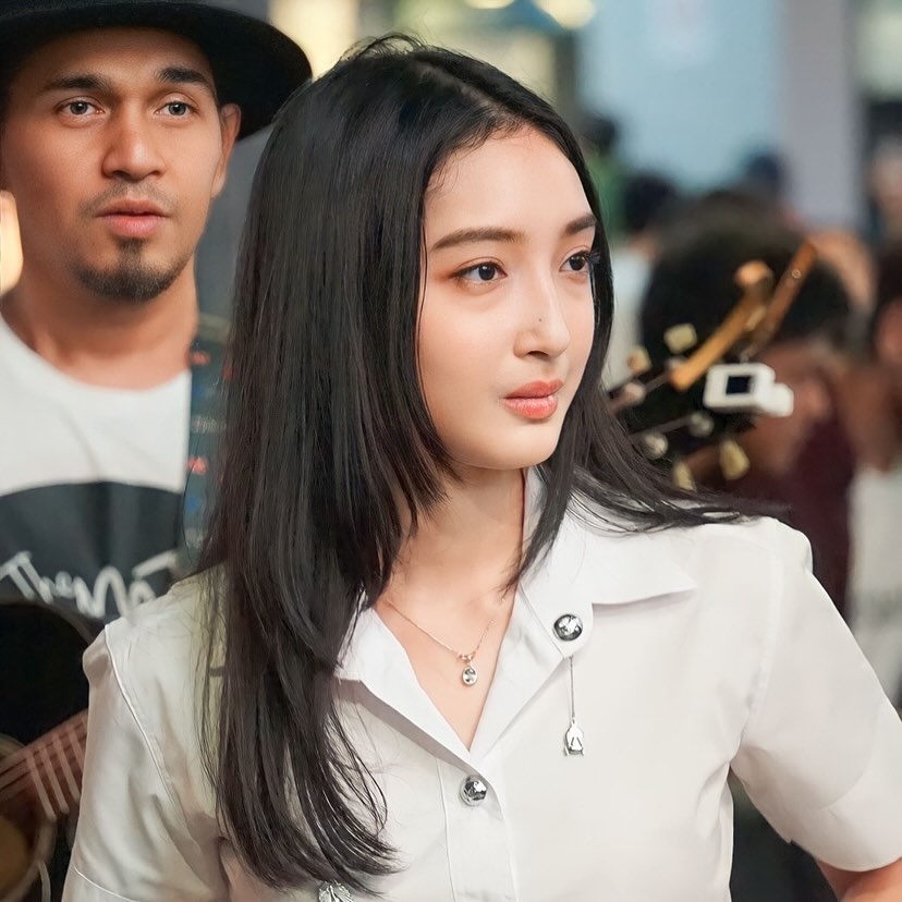 กวาง - กมลชนก เขมะโยธิน