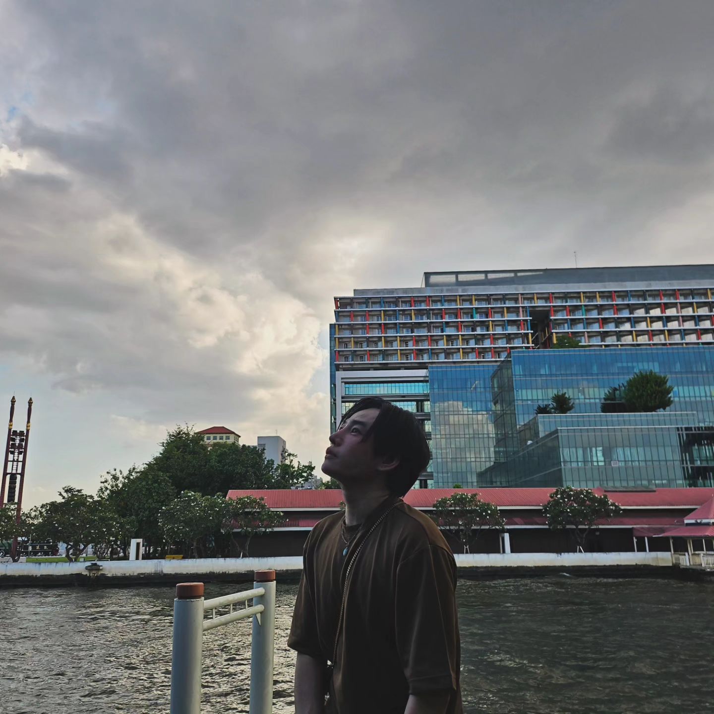 เป๊ก - ผลิตโชค อายนบุตร